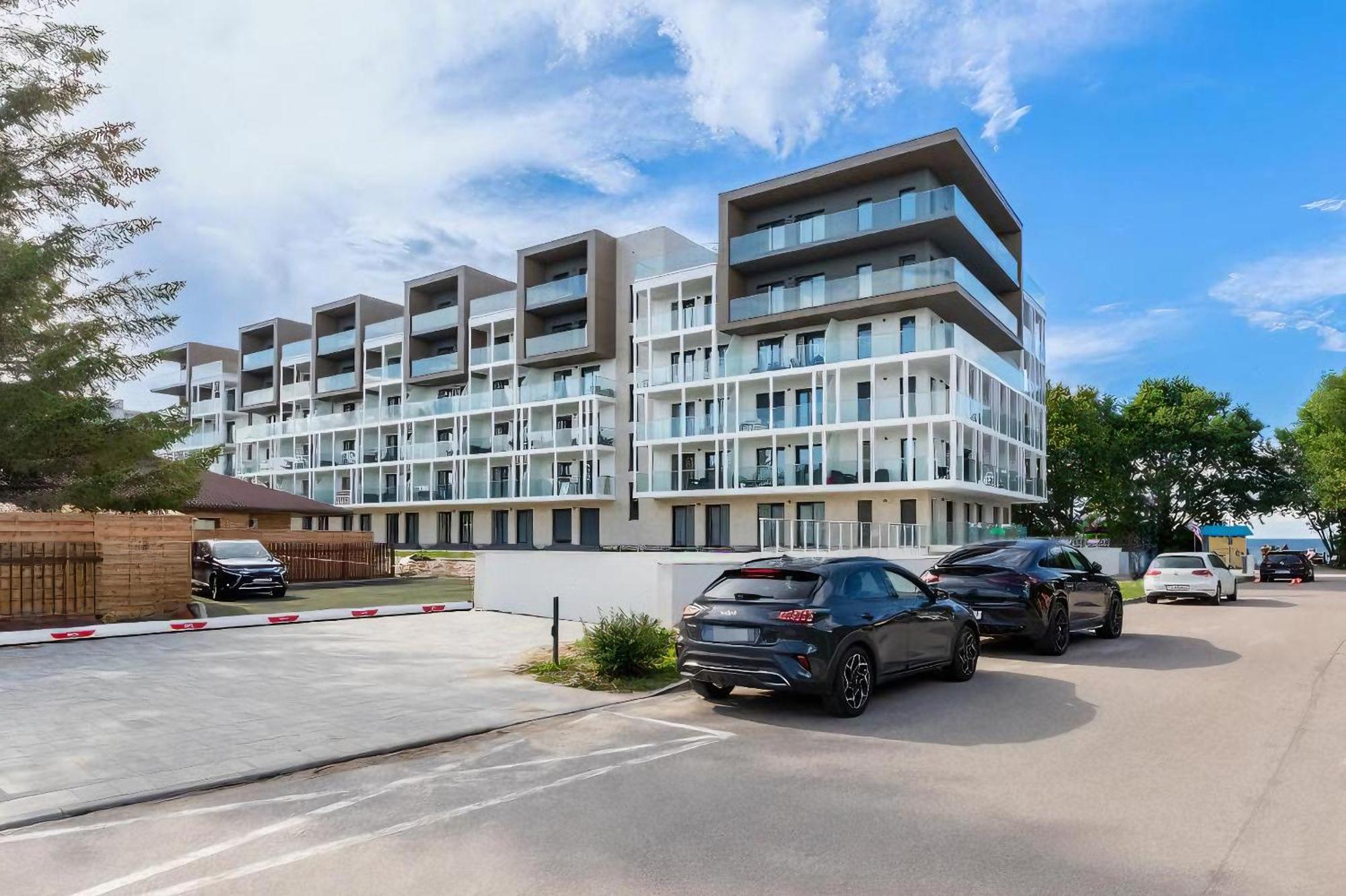 Apartament 018 Tuz Przy Plazy Z Tarasem I Parkingiem Perlowa Przystan Sianozety Luaran gambar